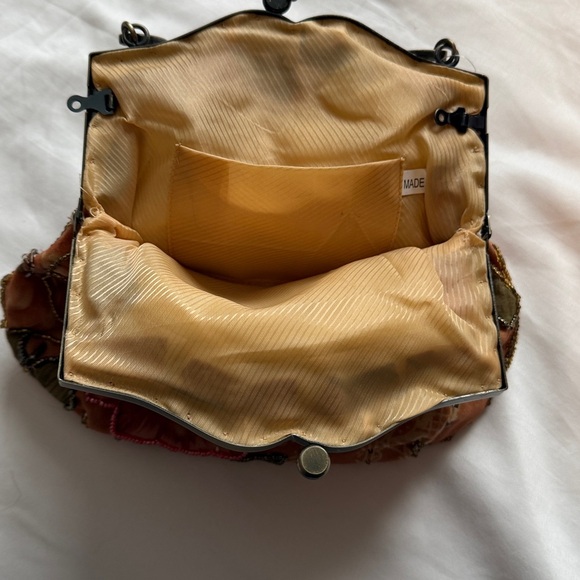 Vintage beaded Floral Handbag - Picture 4 of 6